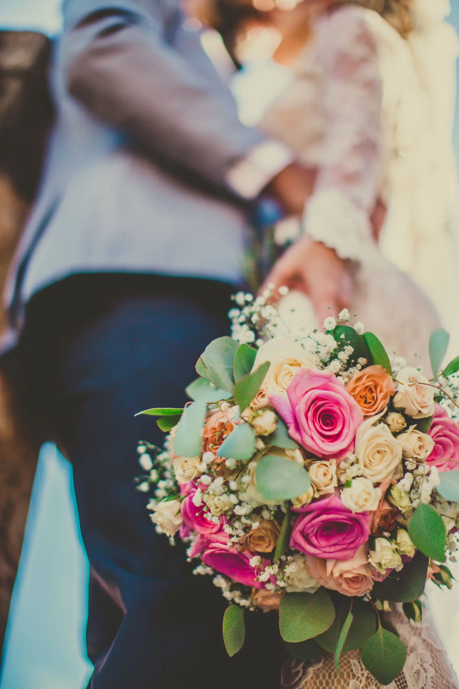 Fresh flowers do most of the work.