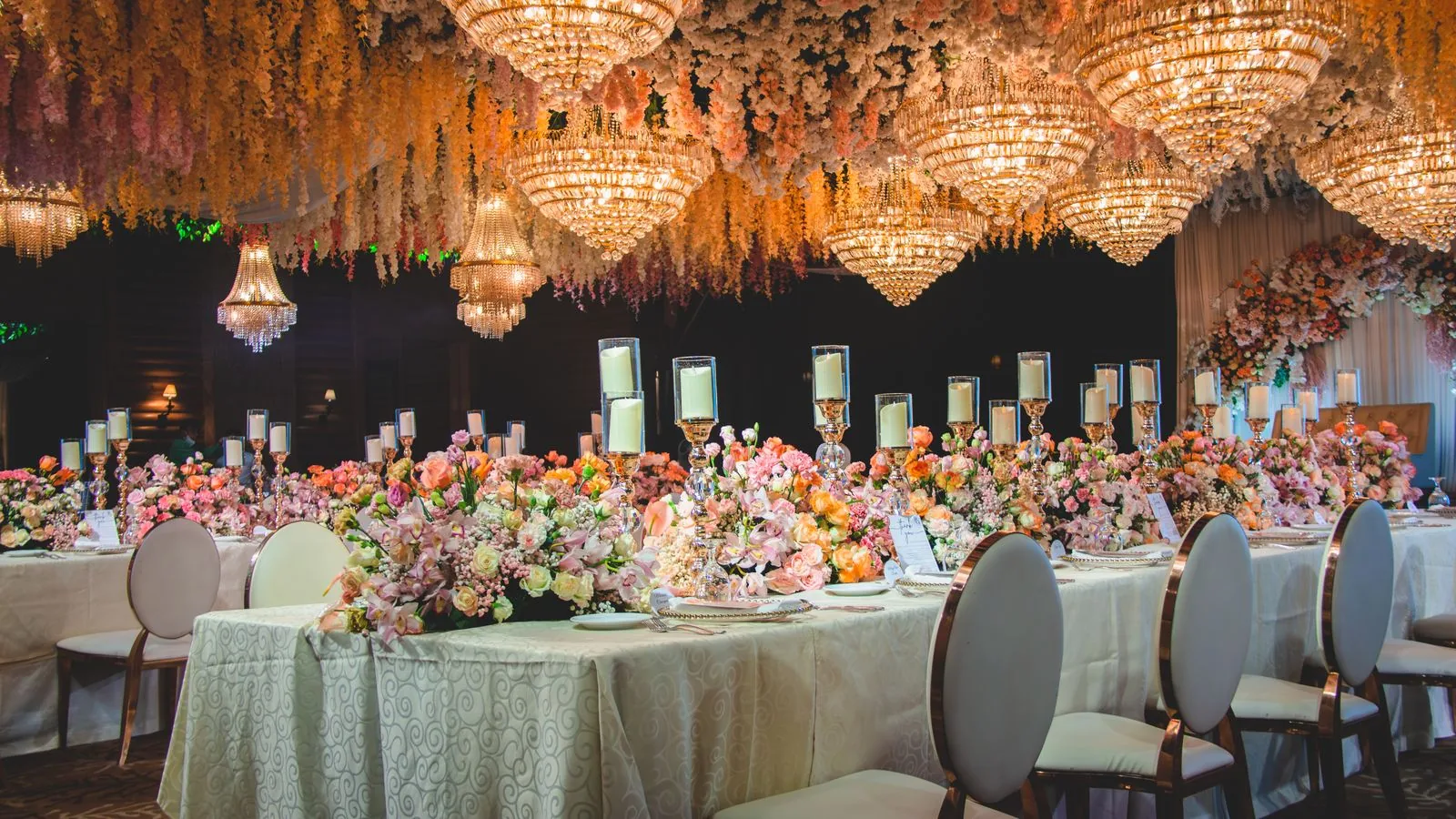An elegant wedding table setting