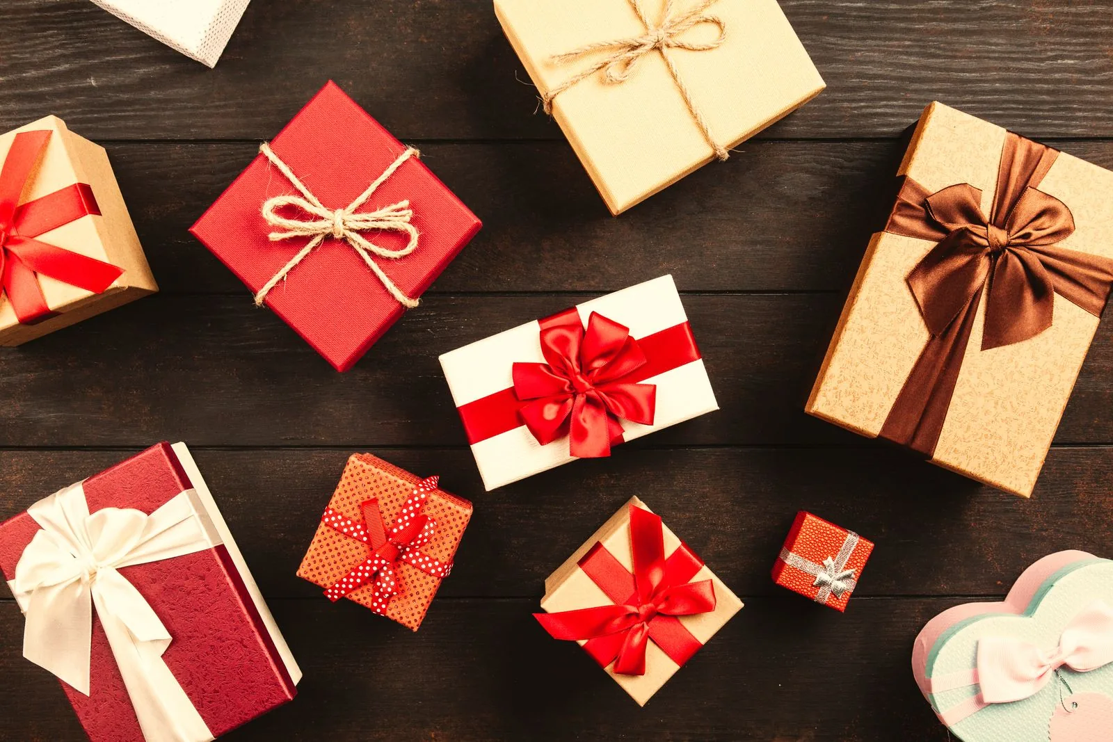 27 Wedding Gift Ideas Under $50 That Don't Look Cheap