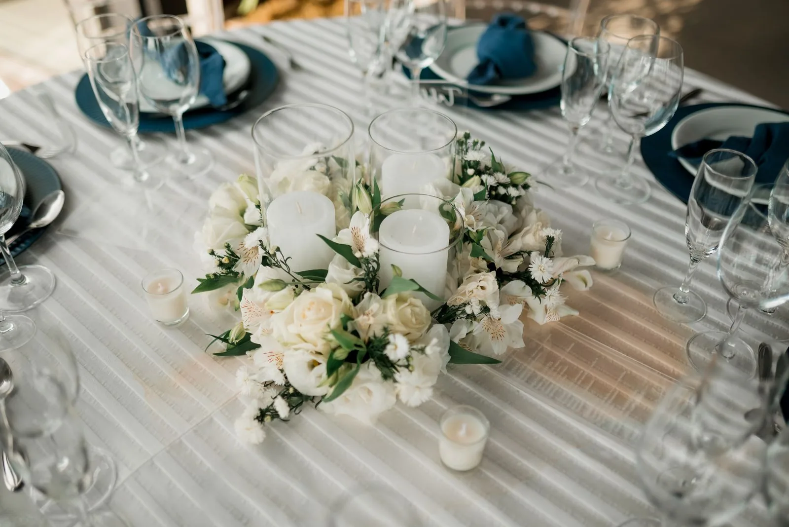 Wedding Table Centerpiece Ideas (Buy or DIY)